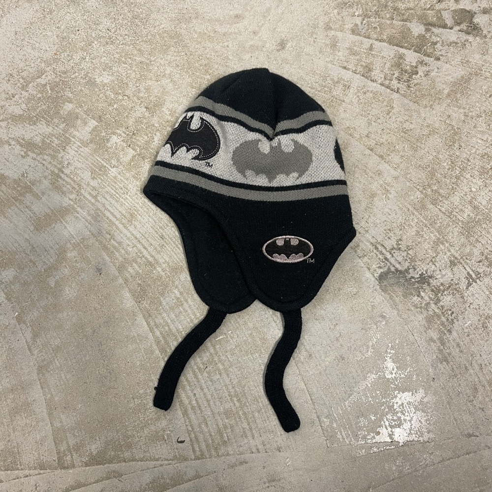 Batman DC Comics Knit Trapper Hat Beanie Black Grey Bat Signal Ear Flaps
